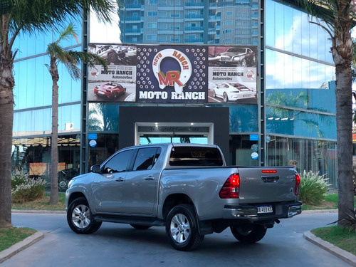 Toyota Hilux 2017 Srv Pack 2.8 Manual 4x2 Con Cuero !