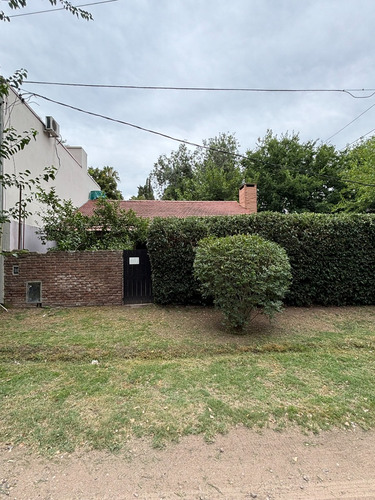 Casa De 3 Dormitorios Sobre Lote De 400m2