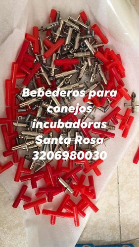 Imagen 2 de 2 de Bebederos Para Conejos