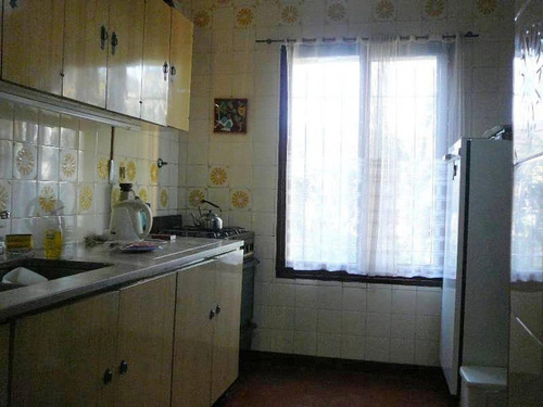 Casa Colonial Impecable En Un Lindo Lote Parquizado En Venta