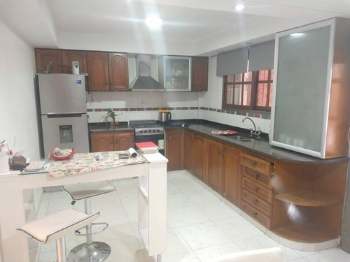 Imagen 4 de 15 de Excelente Chalet De Categoría En Alquiler Con 3 Dormitorios.