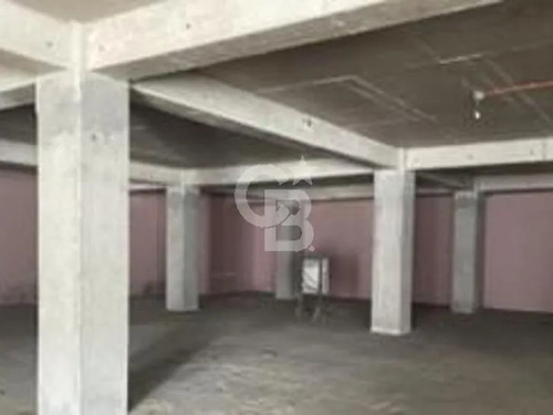 Locales De Planta Libre En Strip Center