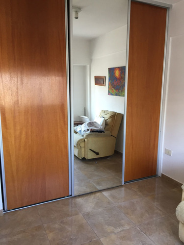 Venta 2 Amb. Con Balcón, Pileta, Muy Luminoso