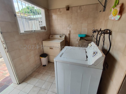Imponente Casa En Zona Privilegiada Urb Santa Elena, Conjunto Privado Del Este Barquisimeto \\ Mehilyn Perez Tu Asesor De Confianza //