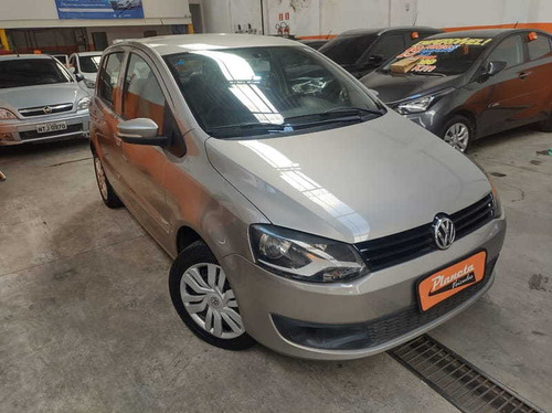 Imagem 3 de 8 de Volkswagen Fox 1.0 8v (g2) 4p 2011