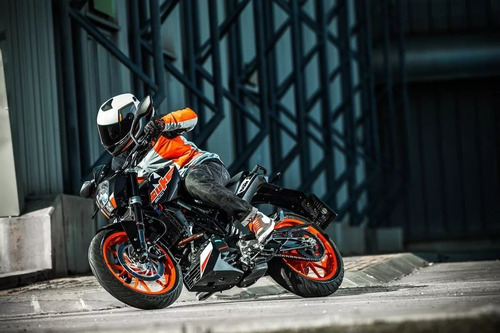 Imagen 10 de 18 de Moto 0km Ktm Duke 200 Naked Calle Pista 2023 Urquiza Motos