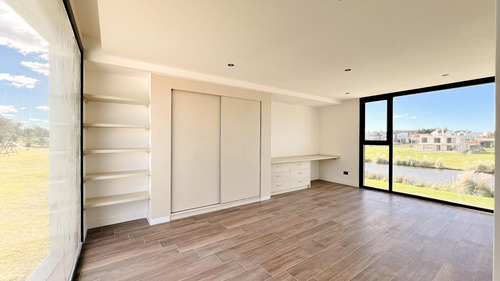Venta Casa 5 Amb. A Estrenar. Barrio Rumenco Joven