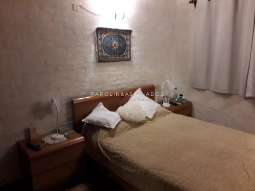 Solida Casa En Jardines De Cordoba- Ref: 2539