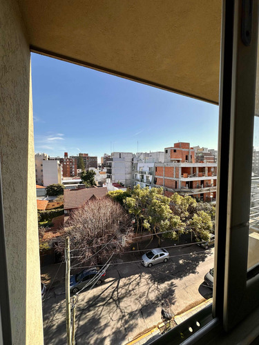 Alquiler 2 Ambientes Con Terraza Castelar