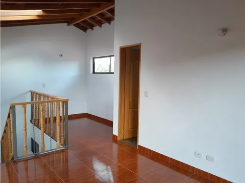 Casa Unifamiliar En Arriendo En La Ceja, Cerca Al Viva.