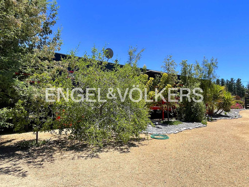 Casa Impecable En Parcela.