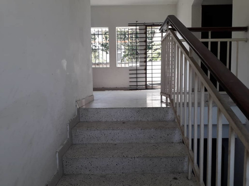 Imagen 10 de 16 de María Meléndez Vende Casa Comercial Para Remodelar La Viña