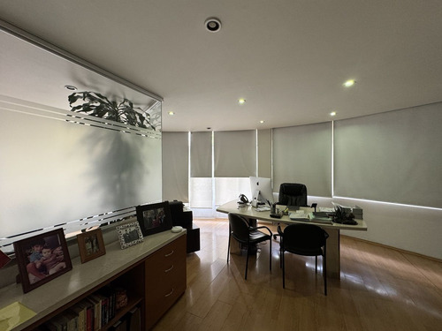 Oficina Con Balcón En Venta En Emilio Castelar 111, Polanco Iii Sección.