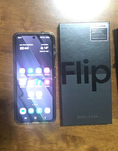 Celular Samsung Galaxy Z Flip 4 Usado Con Detalle (Usado)