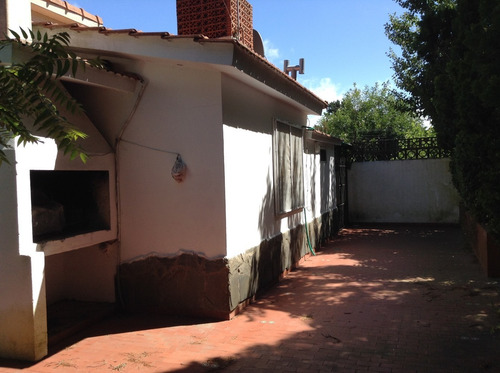 Imagen 8 de 13 de Casa En Terreno Propio - Calle 96 N° 369 - Mar Del Tuyu