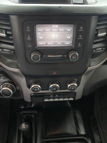 RAM 4000 CREW CAB CHASIS CAB 4X4 V8 8A