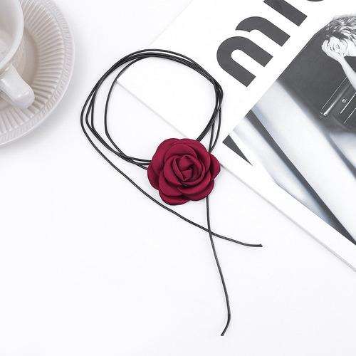 Gargantilla Sexy Rosa Con Cuello De Piel Y Flores
