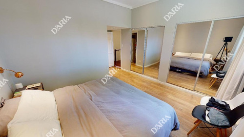 En Buena Zona Residencial, Chalet Totalmente Actualizado Con Lo Mejor, Jardin, Pileta.