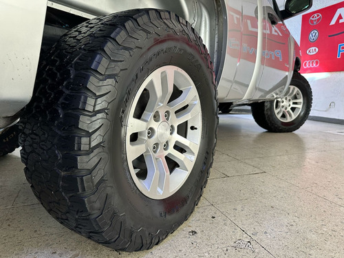 Chevrolet Silverado 5.3 2500 Reg Cab Ls 4x2 Mt