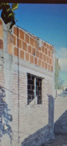 Casa Y Galpón Gran Terreno A Poco Del Centro
