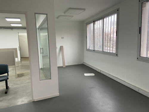 Deposito En Venta 1000 Mts2 Con Oficinas Virrey Cevallos Al 2000 Mixtura 3
