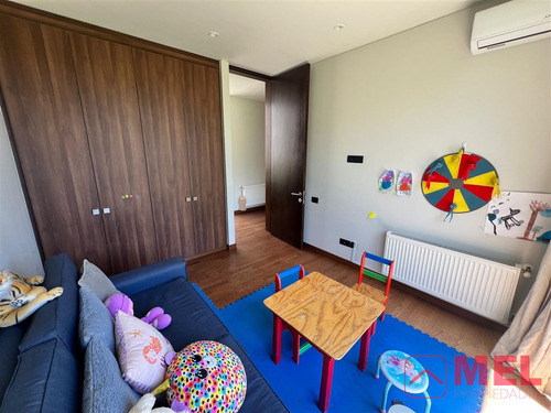 Parcela En Venta De 4 Dorm. Mas Servicio En Chicureo