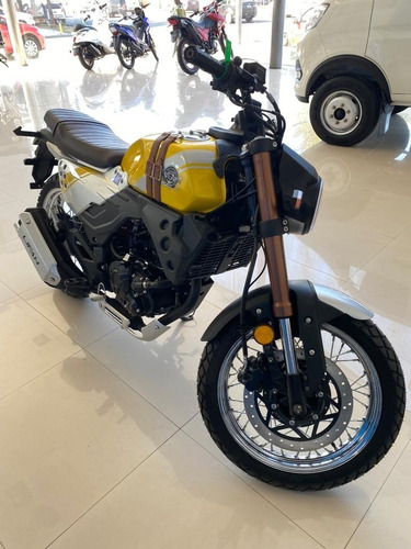 Imagen 15 de 20 de Moto Lifan Kp200m Cafe Racer