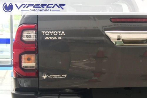 Imagen 10 de 14 de Toyota Hilux Srv 4x4 Nafta 2.7 2023 0km