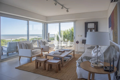 Apartamento Con Vista Espectacular A Metros Del Mar, En Brava En Punta Del Este