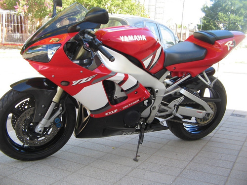 Yamaha R1