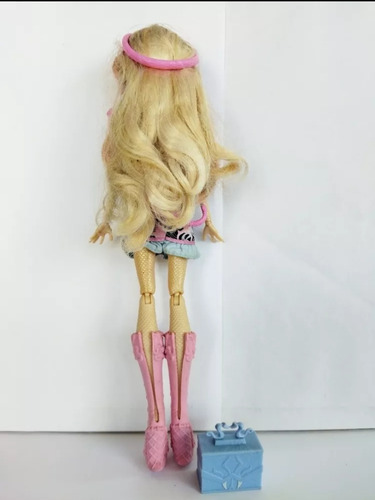 Monster High Frankie Viperine Gorgon Hauntlywood Basica (Usado)
