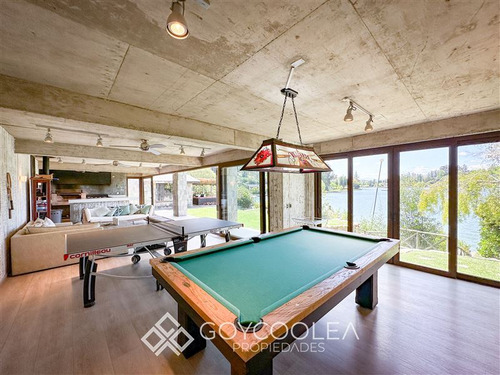 Casa En Venta De 9 Dorm. En Las Cabras