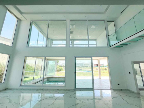 6 Ambientes Piscina A La Laguna