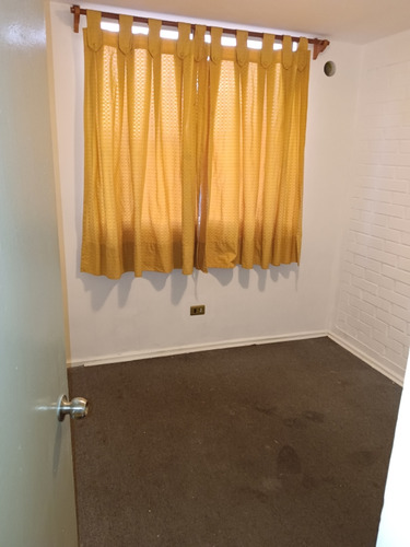 Departamento En Venta Con Estacionamiento, Altos De Maipú