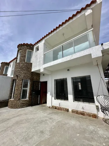 Hermosa Casa Urb Vistamar