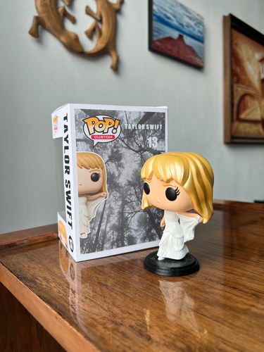 Taylor Swift Funko Pop Custom - Folklore + Caja