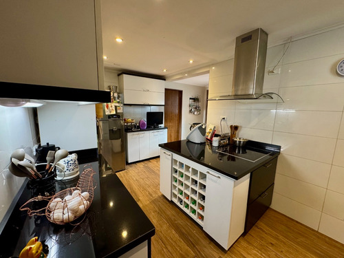 Casa Remodelada En El Arrayan / Lo Barnechea