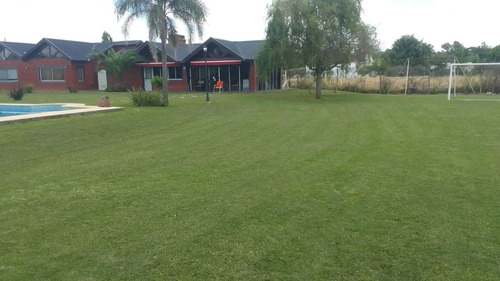 Casa 5 Ambientes Permuta Pileta Quincho Parrilla