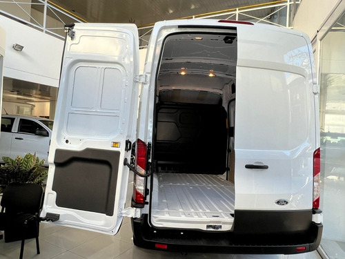 Imagen 7 de 20 de Ford Transit Furgon Medio Techo Elevado