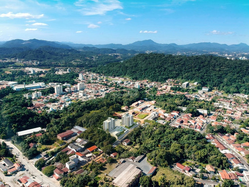 Imagem 8 de 13 de More Em Um Dos Melhores Bairros De Blumenau Com Todo Conforto Que Esse Lindo Apartamento De 2 Q, Coz, Sala, Sacada C/churrasq, 1 Vaga, Condomínio Conta Com Piscina, Salão De Festas, Playground, Bicic