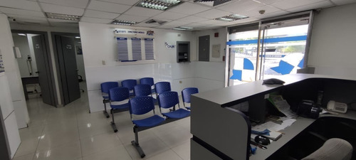 Imagen 2 de 17 de Clinica En Venta / Equipada / San Jose Maracay / 04166437900 / 04265330106