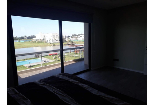 Casa En Venta En Canning San Lucas 5 Ambientes A La Laguna