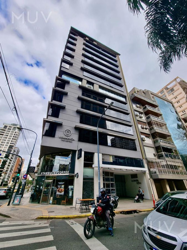 La Pampa Esq. Libertador. Piso En Venta De Oficina Con 2 Cocheras Edificio Corporativo.