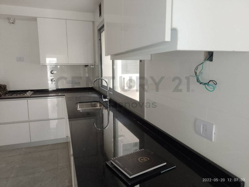 Imagen 11 de 19 de Depto 4 Amb. Frente, Balcon Corrido, Categoria, Full Amenities