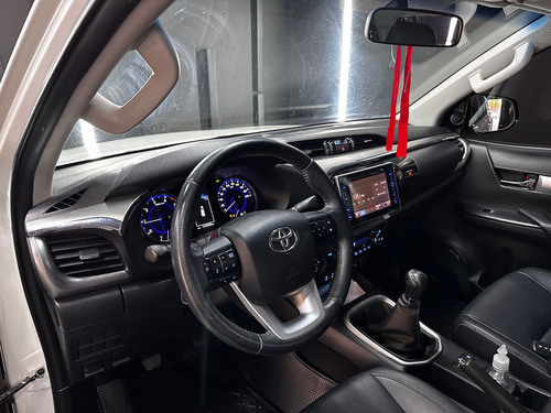 Toyota Hilux 2.8 Tdi 4x4 Dc Srx L16