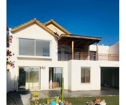 Modern House With Panoramic View, Close To Santiago Airport