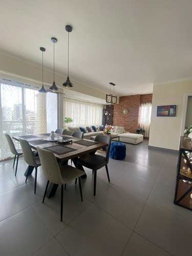 Apartamento Moderno / Áreas Sociales Con Piscina