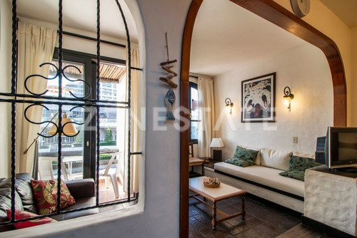 Venta De Apartamento 2 Dormitorios En Playa Mansa
