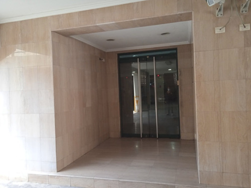 Imagen 2 de 11 de Apartamento En Venta Res. Jade. Av. Bolívar. Maracay