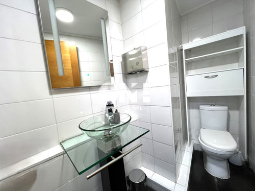 Moderna Oficina /4 Privados / Metro P. Valdivia/3 Est